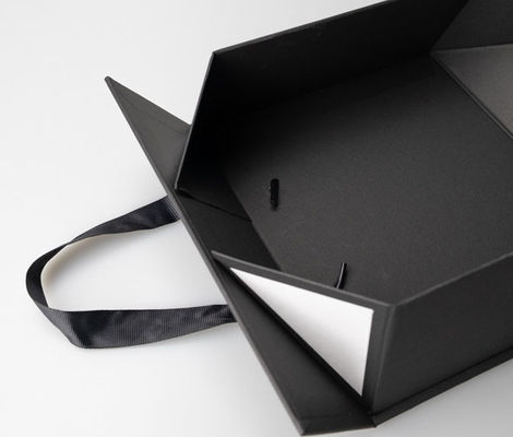 157gsm Art Paper Black Gift Box avec l'emballage magnétique rigide pliable de couvercle