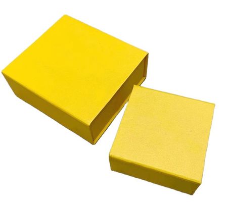 Le rectangle ridé 80gsm a compensé le de papier de cadeau caisse d'emballage la couleur de CMYK