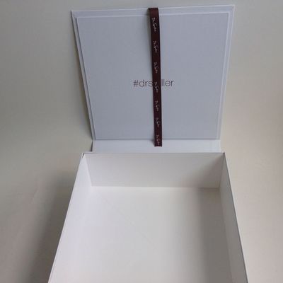 Boîte-cadeau rigide pliable de Noël 900GSM du carton 1.5mm complètement blanc