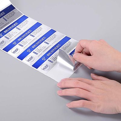 Autocollants de empaquetage faits sur commande de pantone imprimable imperméable auto-adhésif