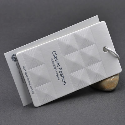 OEM Debossing de relief par DIY a personnalisé Hang Tag With String