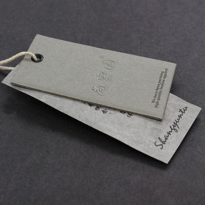 Papier Hang Tags With String fait sur commande du logo 350g emballage de Debossed