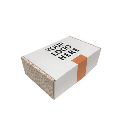L'emballage de luxe d'habillement du cadeau CMYK de carton enferme dans une boîte la couleur faite sur commande