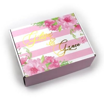 L'emballage de luxe d'habillement du cadeau CMYK de carton enferme dans une boîte la couleur faite sur commande